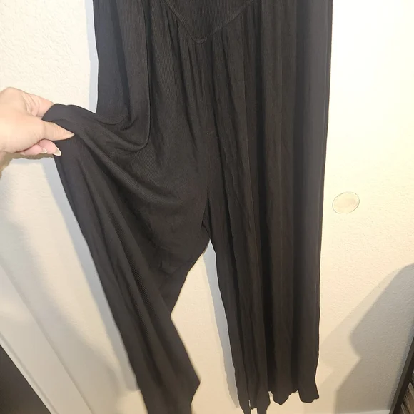 American Eagle Outfitters Black Jumpsuit - Picture 2 of 3